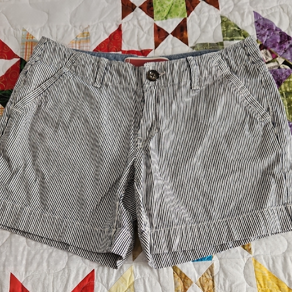 3/$18 GAP Navy and White Striped Shorts